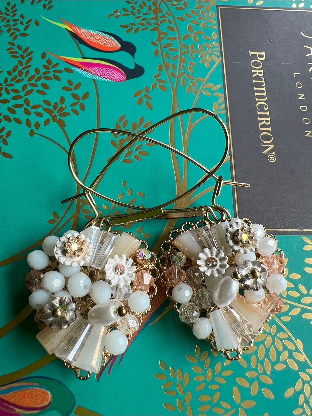 NWOB Betsey Johnson Shell Yeah Elegant Gold and Pearl Cluster Drop Earrings.